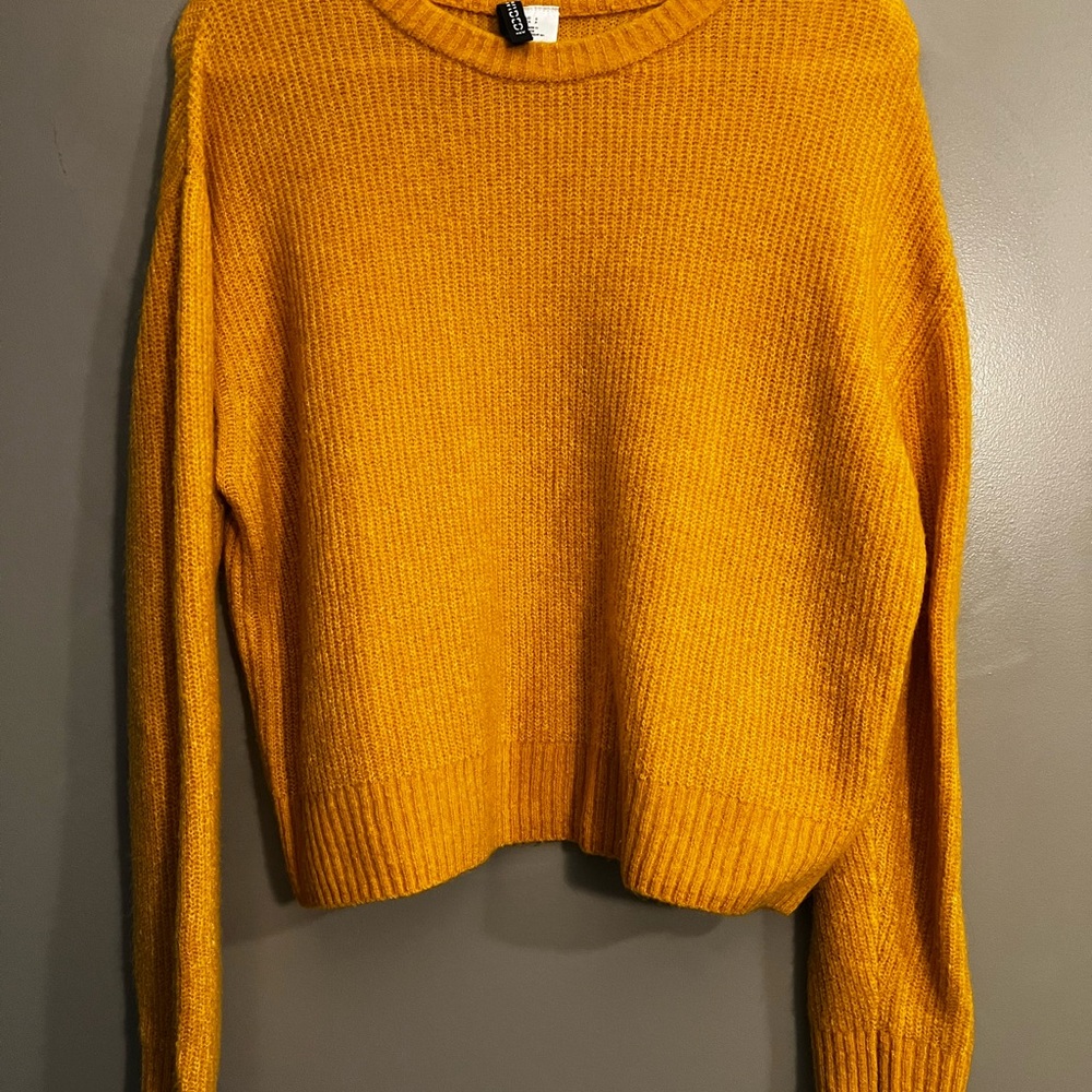H&M Yellow Crew Neck Sweater with Ribbed Texture